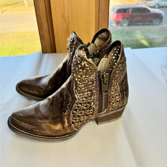 Circle G Copper Cut Out Round Toe Western Boots - Picture 6 of 6